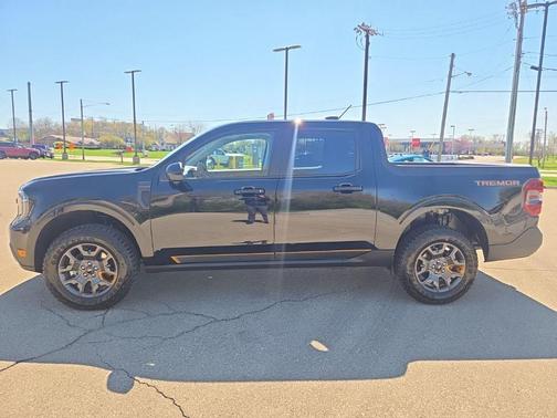 Shadow Black 2025 Ford Maverick Tremor