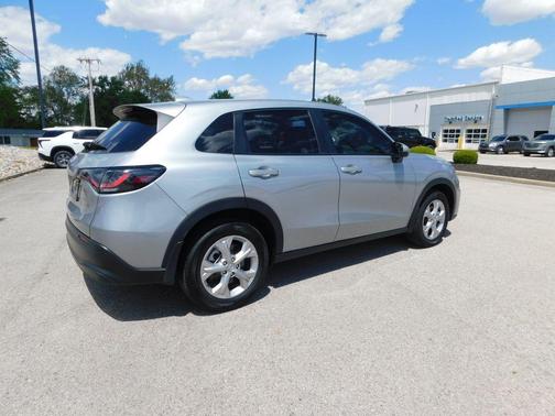 Lunar Silver Metallic 2024 Honda HR-V LX