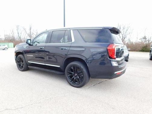 2023 GMC Yukon SLT