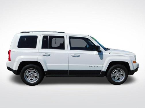 Bright White Clearcoat 2016 Jeep Patriot Sport
