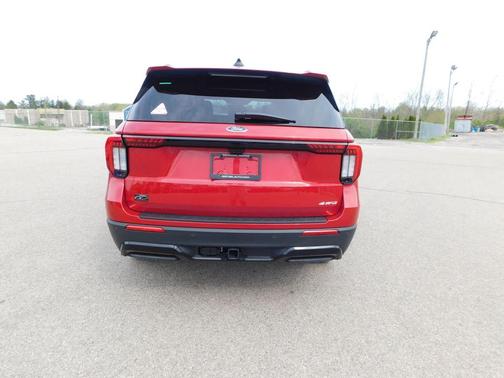 Rapid Red Metallic Tinted Clearcoat 2026 Ford Explorer ST-Line