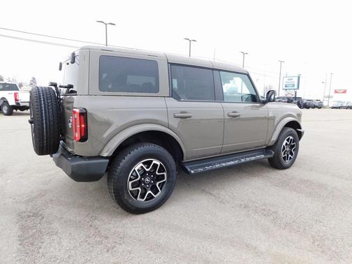 2025 Ford Bronco Outer Banks