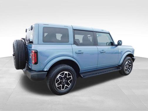 Azure Gray Metallic 2025 Ford Bronco Outer Banks
