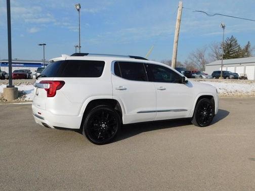 2023 GMC Acadia Denali