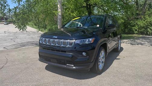 Diamond Black 2022 Jeep Compass Latitude Lux