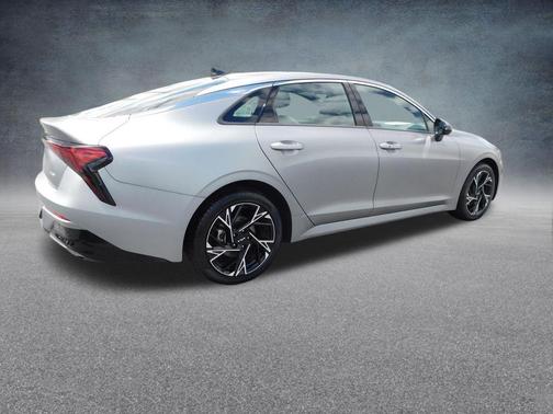 Steel 2025 Kia K5 GT-Line