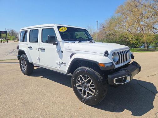 2025 Jeep Wrangler Sahara