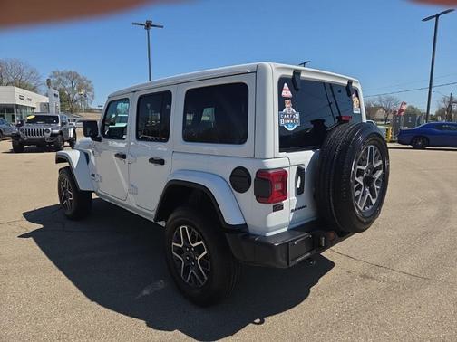 Bright White Clearcoat 2025 Jeep Wrangler Sahara