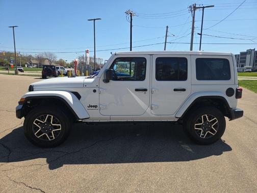 2025 Jeep Wrangler Sahara