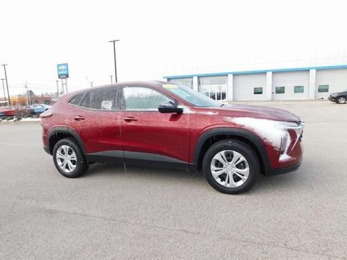 2025 Chevrolet Trax LS