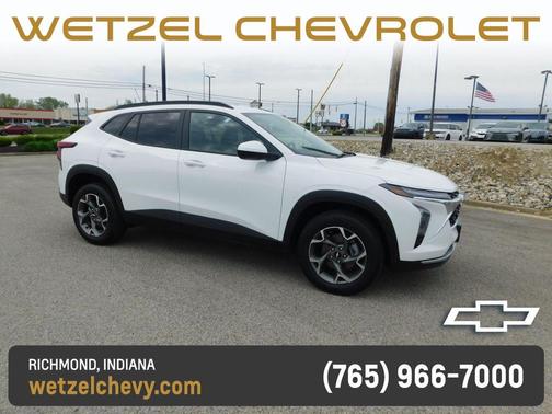 Summit White 2025 Chevrolet Trax LT