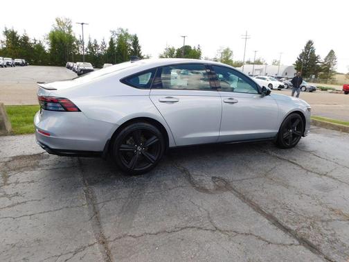 Lunar Silver Metallic 2023 Honda Accord Hybrid Sport-L
