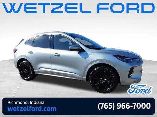 Iconic Silver Metallic 2023 Ford Escape ST-Line Elite