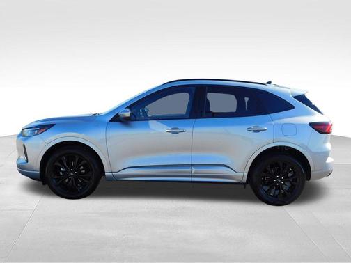Iconic Silver Metallic 2023 Ford Escape ST-Line Elite