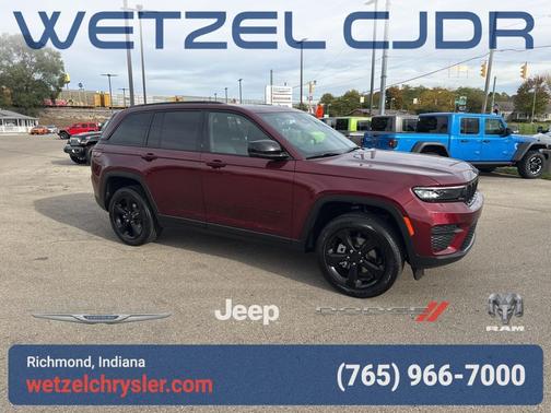 2025 Jeep Grand Cherokee Laredo