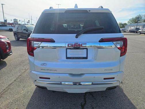White Frost Tri-Coat 2023 GMC Acadia Denali