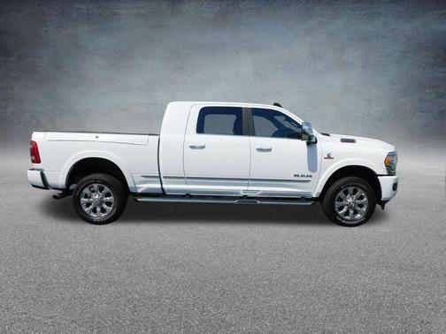 Bright White Clearcoat 2024 RAM 2500 Limited