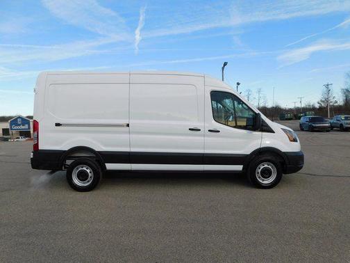 Oxford White 2026 Ford Transit-250 148 WB Medium Roof Cargo