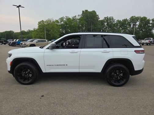 2024 Jeep Grand Cherokee Laredo