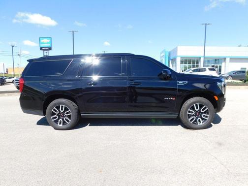 Onyx Black 2021 GMC Yukon XL AT4