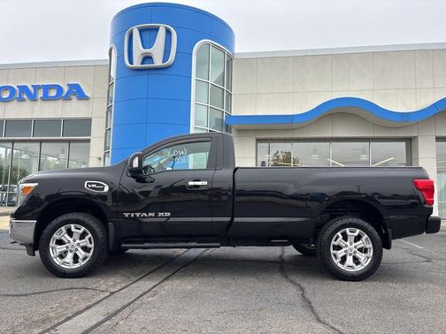 2017 Nissan Titan XD SV