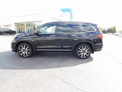 2022 Honda Pilot Touring 7-Passenger