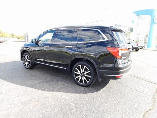 2022 Honda Pilot Touring 7-Passenger