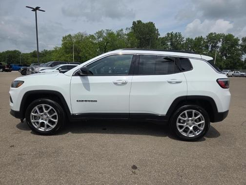 2024 Jeep Compass Latitude Lux