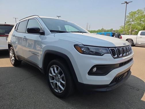 2024 Jeep Compass Latitude Lux