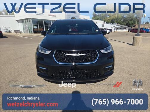2026 Chrysler Pacifica Select