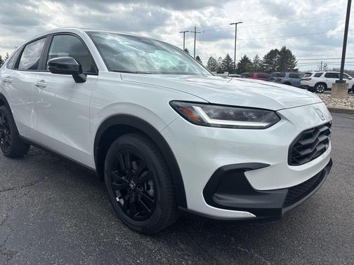 Platinum White Pearl 2026 Honda HR-V Sport