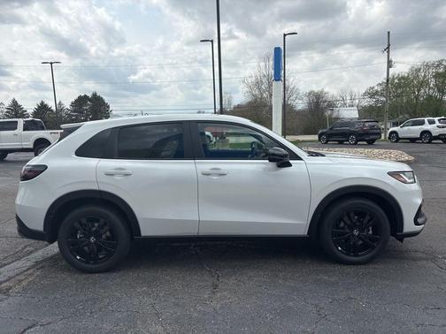 Platinum White Pearl 2026 Honda HR-V Sport