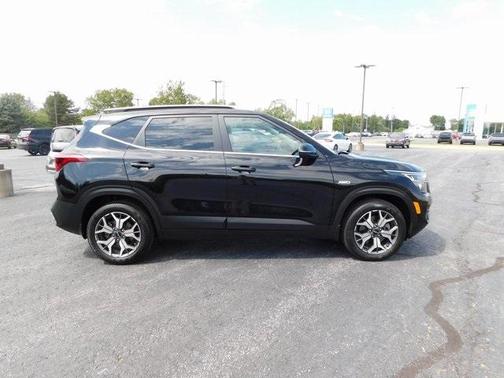 2023 Kia Seltos EX