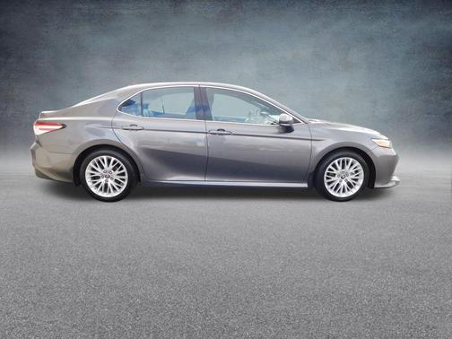 Predawn Gray Mica 2018 Toyota Camry XLE