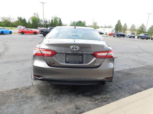 Predawn Gray Mica 2018 Toyota Camry XLE