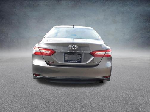Predawn Gray Mica 2018 Toyota Camry XLE