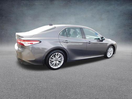 Predawn Gray Mica 2018 Toyota Camry XLE