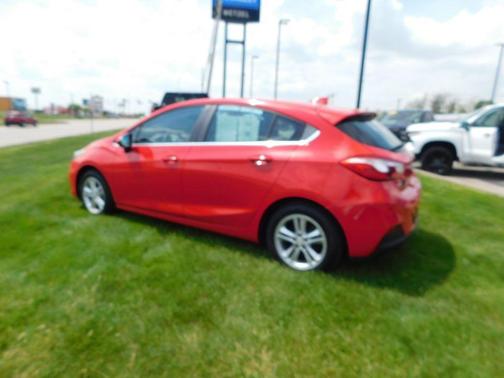 Red 2017 Chevrolet Cruze LT