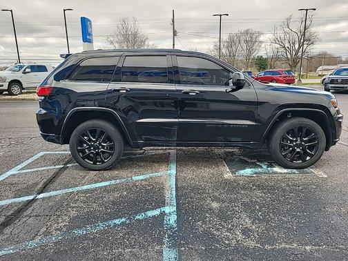 Diamond Black 2021 Jeep Grand Cherokee Laredo X