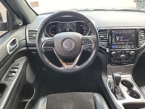 Diamond Black 2021 Jeep Grand Cherokee Laredo X