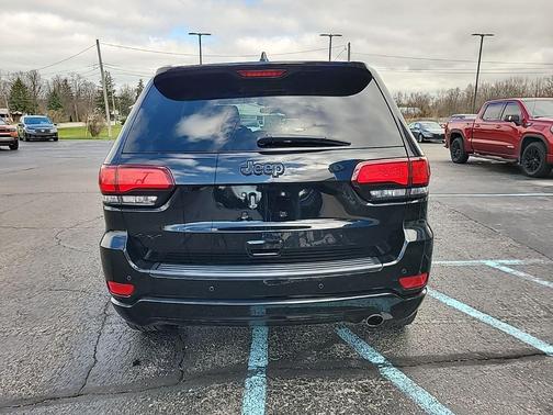 Diamond Black 2021 Jeep Grand Cherokee Laredo X