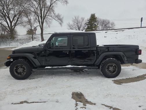 2022 Jeep Gladiator Sport
