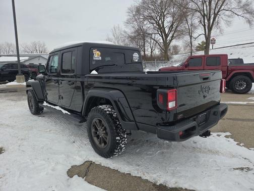 2022 Jeep Gladiator Sport