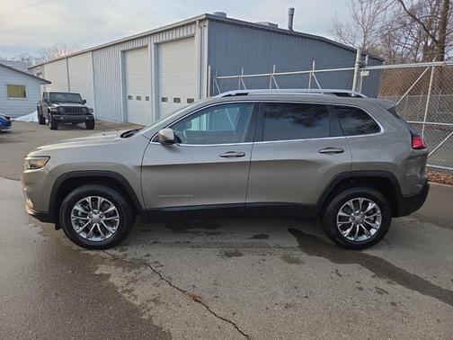 2021 Jeep Cherokee Latitude Lux
