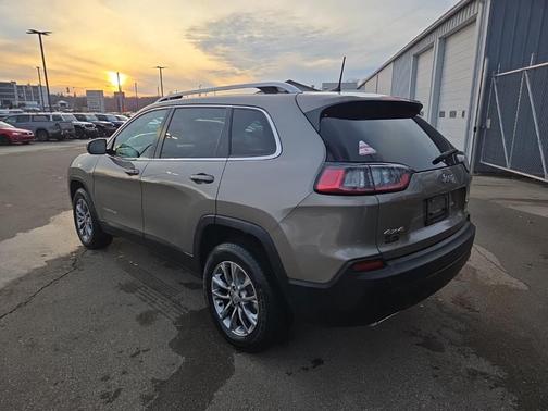 2021 Jeep Cherokee Latitude Lux