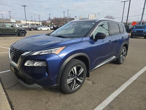 Blue / Black 2021 Nissan Rogue SL