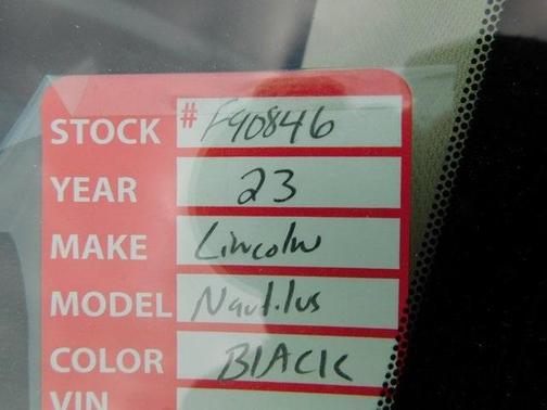 2023 Lincoln Nautilus Standard