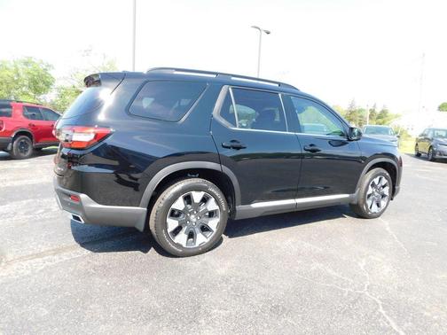 Crystal Black Pearl 2026 Honda Pilot Elite