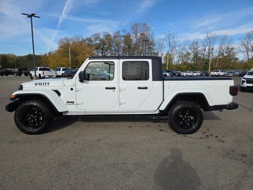2021 Jeep Gladiator Sport