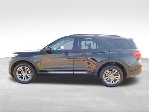 Black Metallic 2023 Ford Explorer XLT